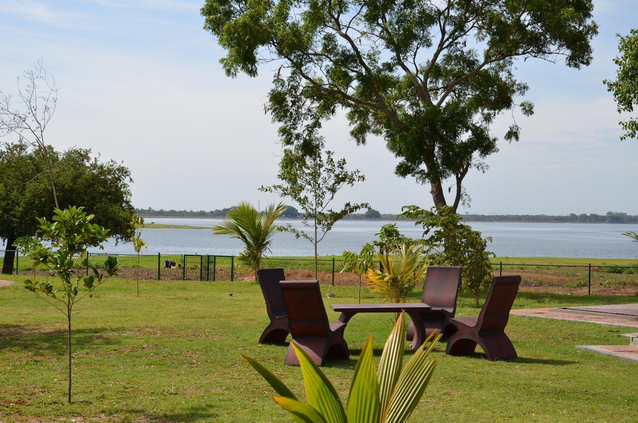 Pharo Lake Polonnaruwa Exterior foto